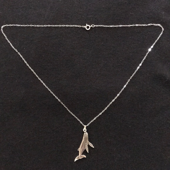 Sterling Silver Whale pendant with 18” sterling silver Chain Necklace - Picture 2 of 6
